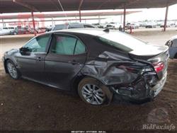 تۆیۆتا کامری